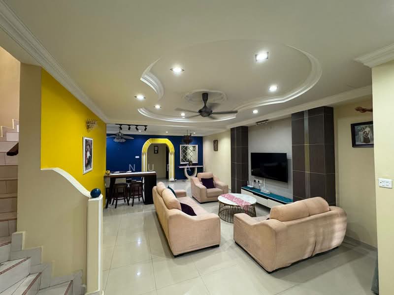 Rumah Teres 2 Tingkat untuk Dijual di Seksyen 23 (Shah Alam) - Nurain . - Living Room - PropertyGuru.com.my