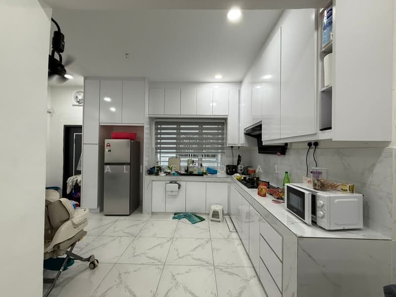 Rumah Teres 2 Tingkat untuk Dijual di Seksyen 33 (Shah Alam) - Aliff Iqbal - PropertyGuru.com.my