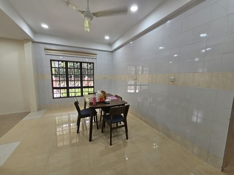 Rumah Teres 2 Tingkat untuk Dijual di Bukit Jelutong (Shah Alam) - Winny Su - Dining Room - PropertyGuru.com.my