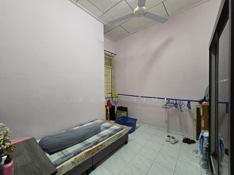 1-storey Terraced House for Sale in Taman Daya (Johor Bahru) - Jason Sim - Bedroom - PropertyGuru.com.my