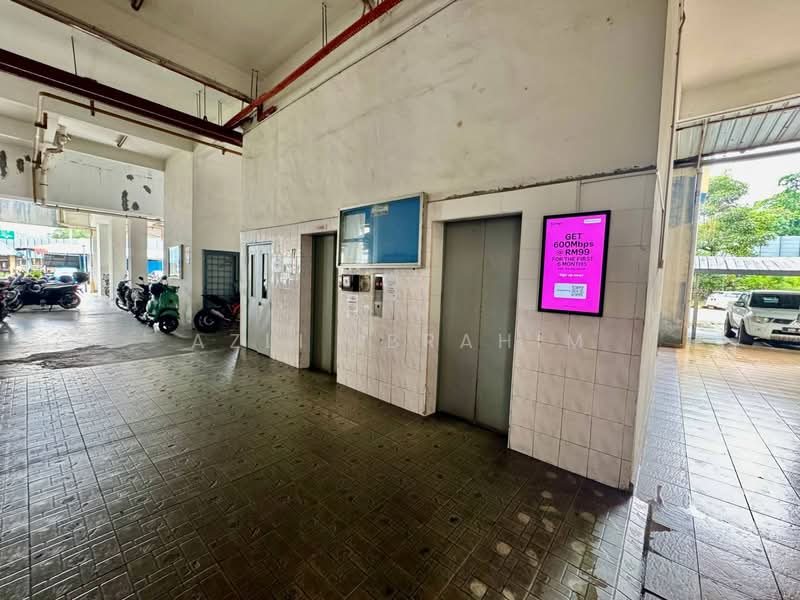 Apartment for Sale at Pangsapuri Mawar Sari - Azli Ibrahim - Corridor - PropertyGuru.com.my