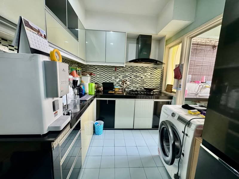 Apartment for Sale at Pangsapuri Mawar Sari - Azli Ibrahim - Kitchen - PropertyGuru.com.my