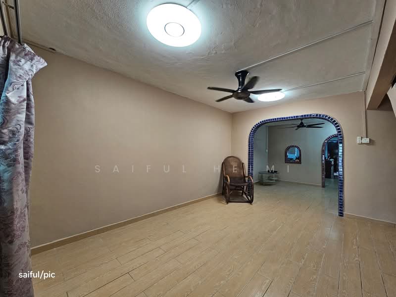 Rumah Teres 2 Tingkat untuk Dijual di Seksyen 25 (Shah Alam) - SAIFUL HELMI - Living Room - PropertyGuru.com.my