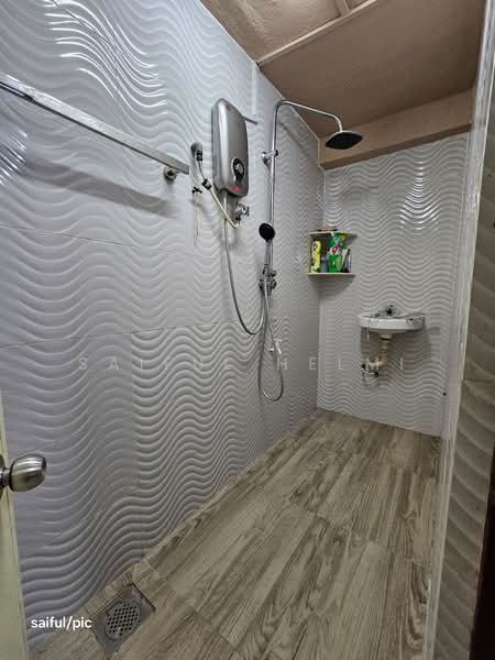 Rumah Teres 2 Tingkat untuk Dijual di Seksyen 25 (Shah Alam) - SAIFUL HELMI - Bathroom - PropertyGuru.com.my
