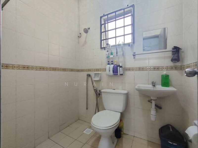 Apartment for Sale at Pangsapuri Tainia - Nurain . - Bathroom - PropertyGuru.com.my