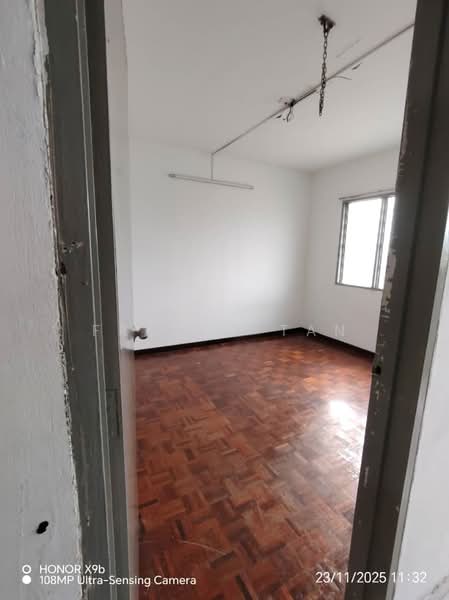 Rumah Flat untuk Dijual di Taman Seri Damai - Freddy Tan - Interior - PropertyGuru.com.my