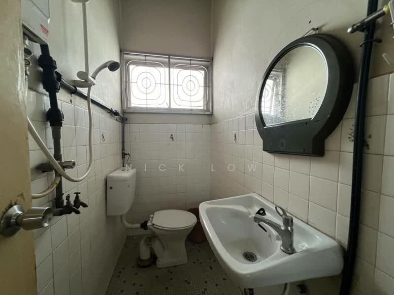 2-storey Terraced House for Rent in Skudai (Johor) - Nick Low - Bathroom - PropertyGuru.com.my