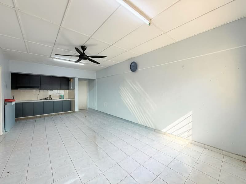 Pangsapuri untuk Dijual di Pangsapuri Suria Subang - Nurain . - Kitchen - PropertyGuru.com.my