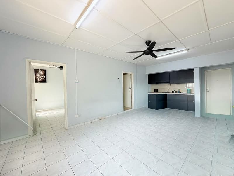 Pangsapuri untuk Dijual di Pangsapuri Suria Subang - Nurain . - Kitchen - PropertyGuru.com.my