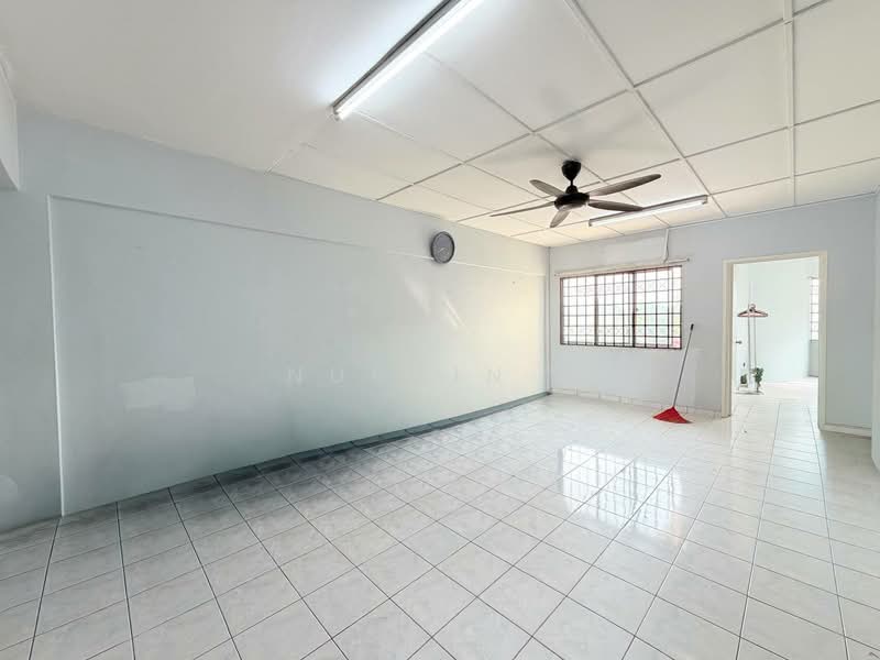 Pangsapuri untuk Dijual di Pangsapuri Suria Subang - Nurain . - PropertyGuru.com.my