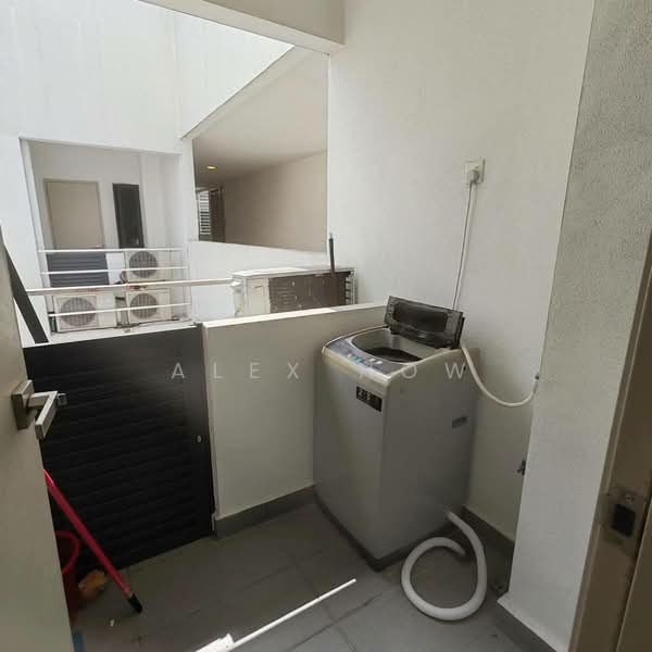 Kondominium untuk Disewa di The Raffles Suites - Alex How - Balcony - PropertyGuru.com.my