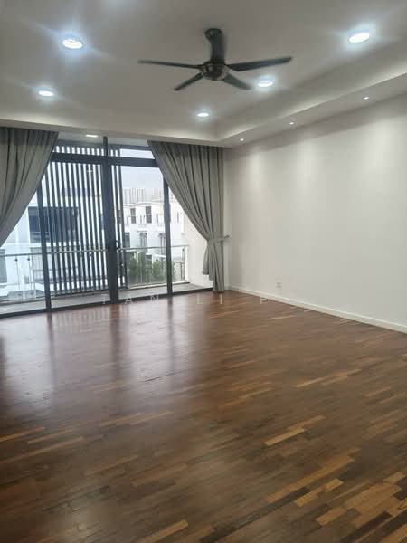 Rumah Teres 3 Tingkat untuk Disewa di Taman Tasik Damai (Sungai Besi) - Tan Li Po - Living Room - PropertyGuru.com.my
