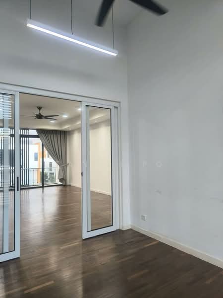 Rumah Teres 3 Tingkat untuk Disewa di Taman Tasik Damai (Sungai Besi) - Tan Li Po - Living Room - PropertyGuru.com.my