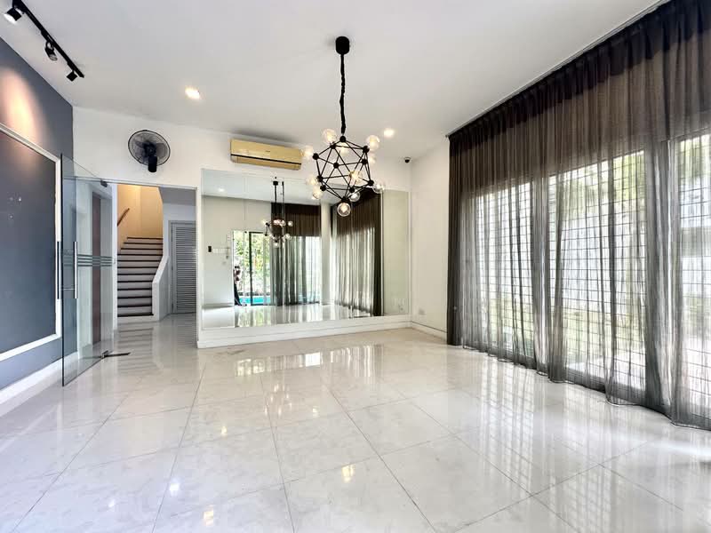 Rumah Banglo untuk Dijual di Sunway Damansara (Kota Damansara) - Nurain . - Living Room - PropertyGuru.com.my