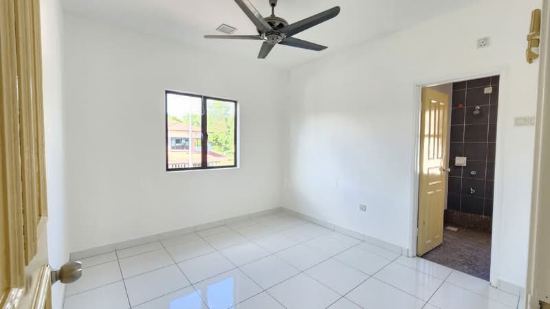 Rumah Teres 2 Tingkat untuk Dijual di Taman Laguna (Johor Bahru) - William Tay - Bedroom - PropertyGuru.com.my