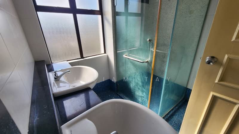 Rumah Teres 2 Tingkat untuk Dijual di Taman Laguna (Johor Bahru) - William Tay - Bathroom - PropertyGuru.com.my