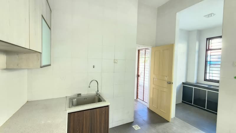 Rumah Teres 2 Tingkat untuk Dijual di Taman Laguna (Johor Bahru) - William Tay - Kitchen - PropertyGuru.com.my