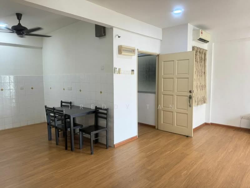 Kondominium untuk Dijual di Putra Place Condominium - Freddy Tan - PropertyGuru.com.my