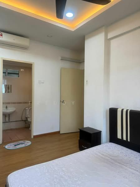 Kondominium untuk Dijual di Putra Place Condominium - Freddy Tan - PropertyGuru.com.my