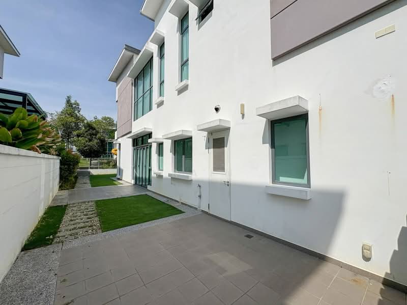Semi-Detached House for Sale in Cyber 9 (Cyberjaya) - Nurain . - Exterior - PropertyGuru.com.my