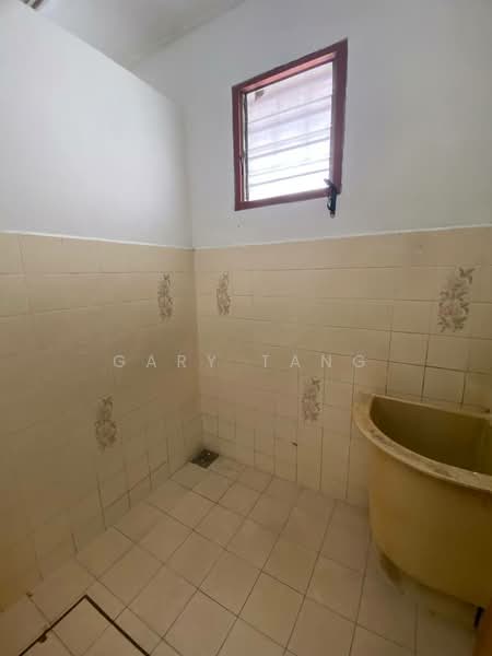 1-storey Terraced House for Sale in Taman Hillview (Ipoh) - Gary Tang - Bathroom - PropertyGuru.com.my