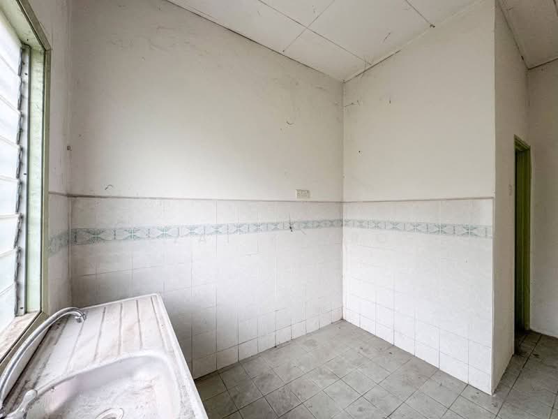 1-storey Terraced House for Sale in Alam Perdana (Puncak Alam) - Izzat Zamros - Kitchen - PropertyGuru.com.my