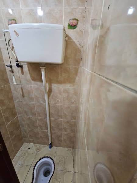 Rumah Teres 2 Tingkat untuk Dijual di Taman Serdang Jaya (Seri Kembangan) - Leo Koh - Bathroom - PropertyGuru.com.my