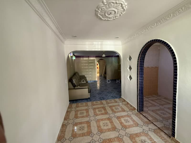 2-storey Terraced House for Sale in Taman Serdang Jaya (Seri Kembangan) - Leo Koh - Living Room - PropertyGuru.com.my