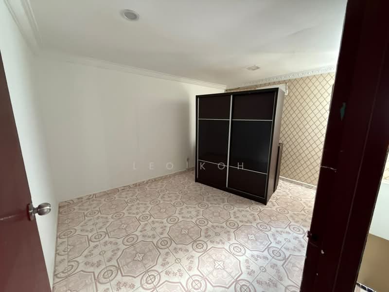 2-storey Terraced House for Sale in Taman Serdang Jaya (Seri Kembangan) - Leo Koh - Bedroom - PropertyGuru.com.my