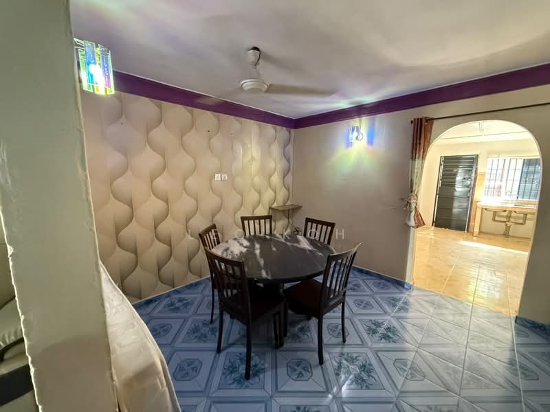 2-storey Terraced House for Sale in Taman Serdang Jaya (Seri Kembangan) - Leo Koh - Dining Room - PropertyGuru.com.my