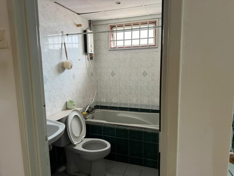 Pangsapuri untuk Dijual di Sri Intan 2 - Foong Yun - Bathroom - PropertyGuru.com.my