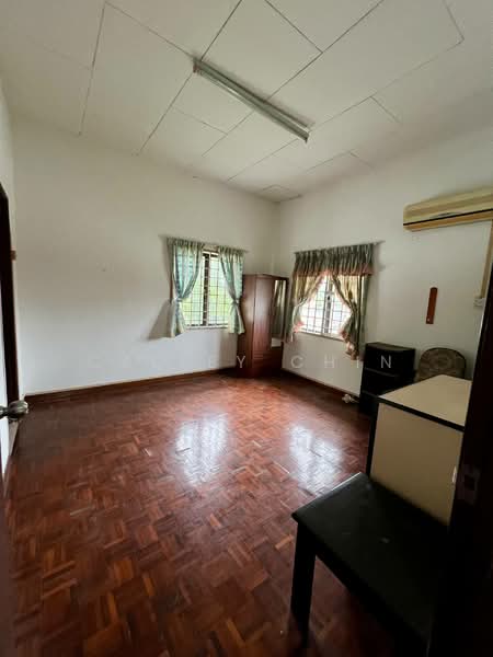 Semi-Detached House for Sale in Bandar Seri Alam (Masai) - Calley Chin - Bedroom - PropertyGuru.com.my
