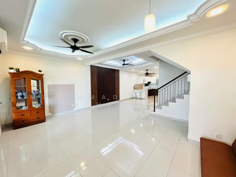 Rumah Teres 2 Tingkat untuk Dijual di Semenyih (Selangor) - Muhammad Zhariff Nasharudin - Living Room - PropertyGuru.com.my