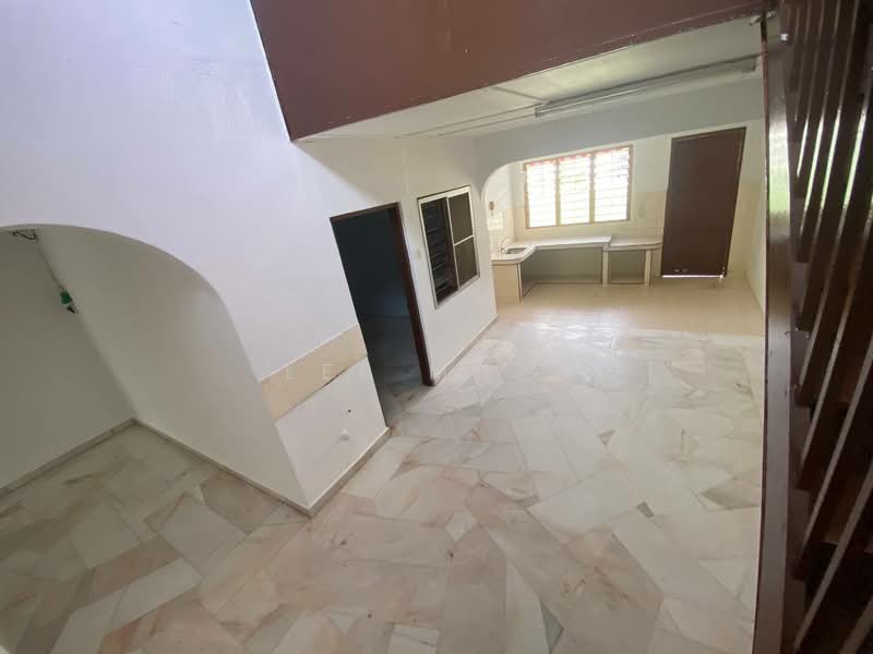 1-storey Terraced House for Sale in Gunung Rapat (Ipoh) - Lee Muzi - Kitchen - PropertyGuru.com.my
