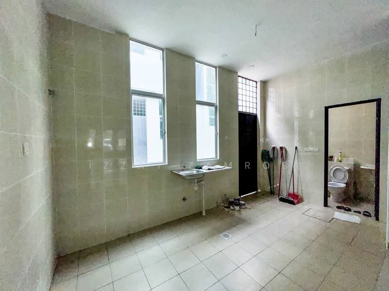 3-storey Terraced House for Sale in Kajang (Selangor) - Izzat Zamros - Bathroom - PropertyGuru.com.my