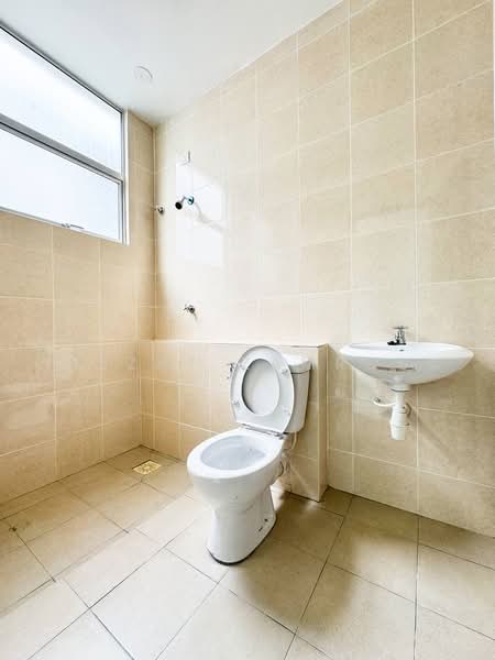 3-storey Terraced House for Sale in Kajang (Selangor) - Izzat Zamros - Bathroom - PropertyGuru.com.my