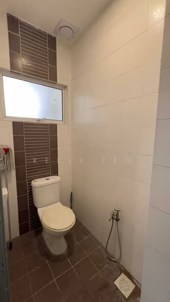 Pejabat untuk Disewa di Bandar Puteri Puchong (Puchong) - Kelly Teo - Bathroom - PropertyGuru.com.my
