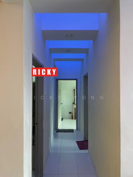 Kondominium untuk Dijual di The Golden Triangle Condominium - Ricky Wong - Corridor - PropertyGuru.com.my
