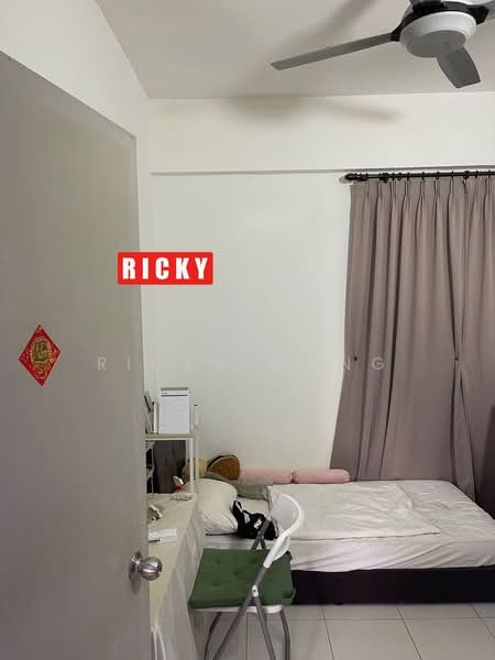 Kondominium untuk Dijual di The Golden Triangle Condominium - Ricky Wong - Bedroom - PropertyGuru.com.my