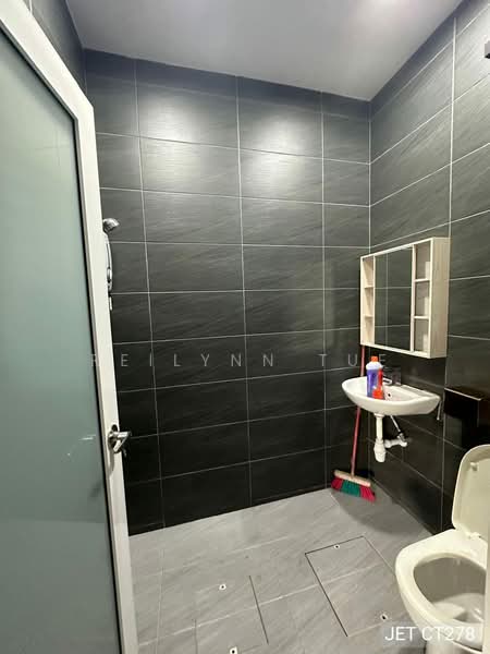 2-storey Terraced House for Rent in Kota Bayuemas (Klang) - Reilynn Tue - Bathroom - PropertyGuru.com.my