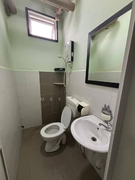 Pangsapuri untuk Disewa di Pangsapuri Kasturi Bandar Dato Onn - Max Yee - Bathroom - PropertyGuru.com.my