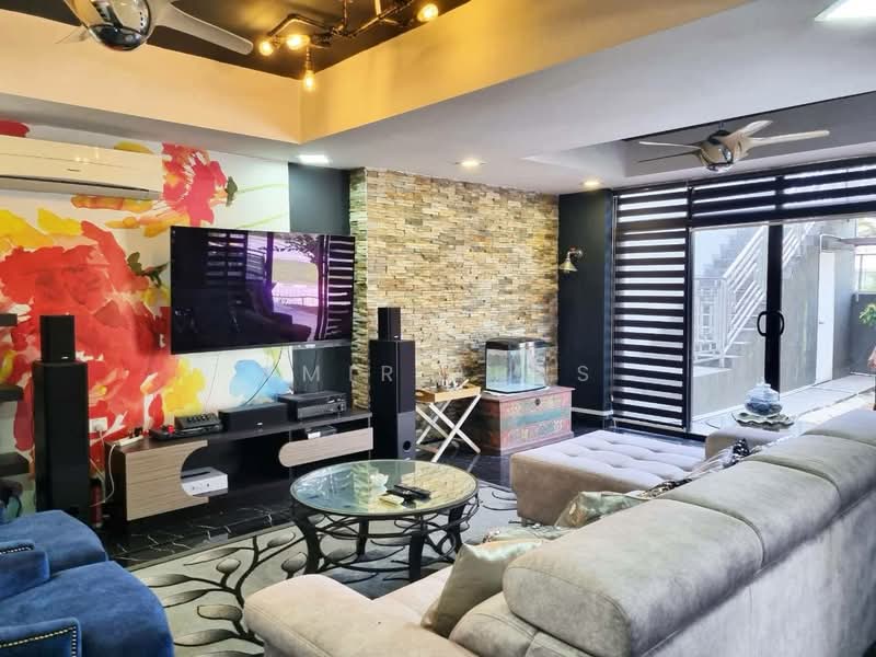 3.5-storey Terraced House for Sale in Kajang (Selangor) - Amir Abas - Living Room - PropertyGuru.com.my