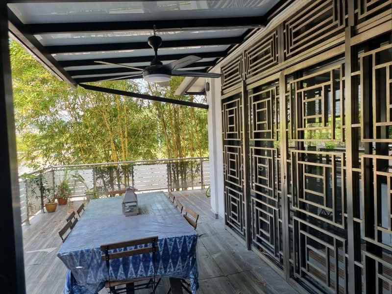 3.5-storey Terraced House for Sale in Kajang (Selangor) - Amir Abas - Balcony - PropertyGuru.com.my