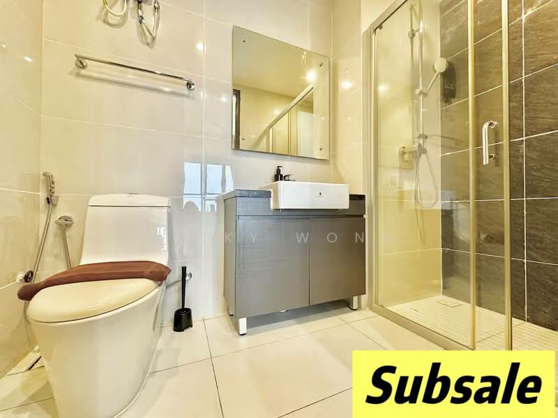 Kondominium untuk Dijual di Kings Bay @ Country Garden Danga Bay - Vicky Wong - Bathroom - PropertyGuru.com.my