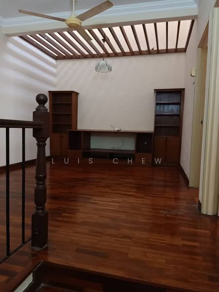 2-storey Terraced House for Sale in Bukit Rahman Putra (Sungai Buloh) - Luis Chew - Living Room - PropertyGuru.com.my