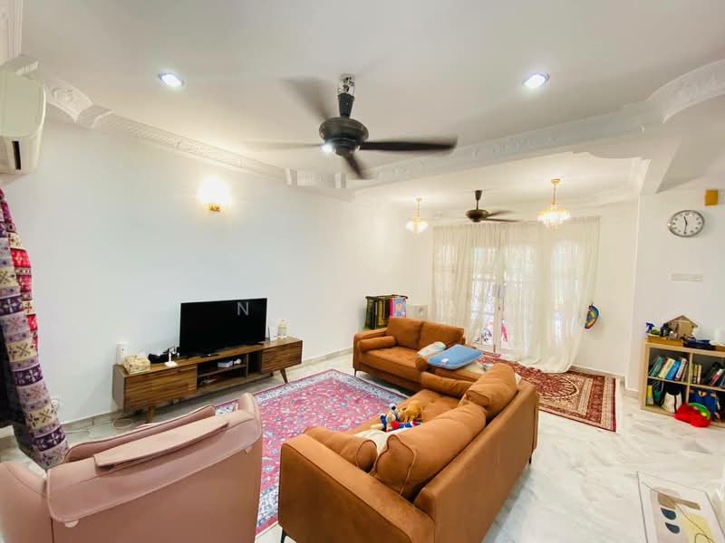 Rumah Teres untuk Dijual di Bandar Kinrara Seksyen 1 (Bandar Kinrara) - Nurain . - Living Room - PropertyGuru.com.my