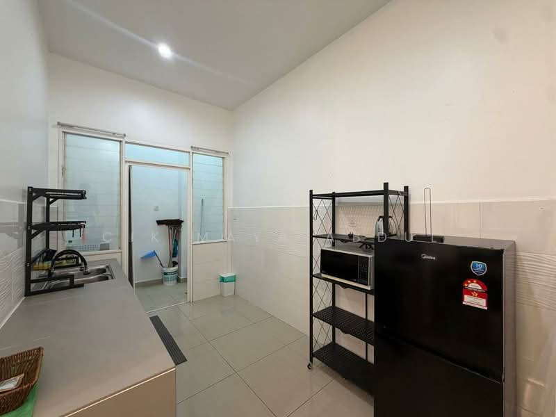 Service Residence for Sale at Saville @ Melawati - Cik Maya Abdul - Kitchen - PropertyGuru.com.my