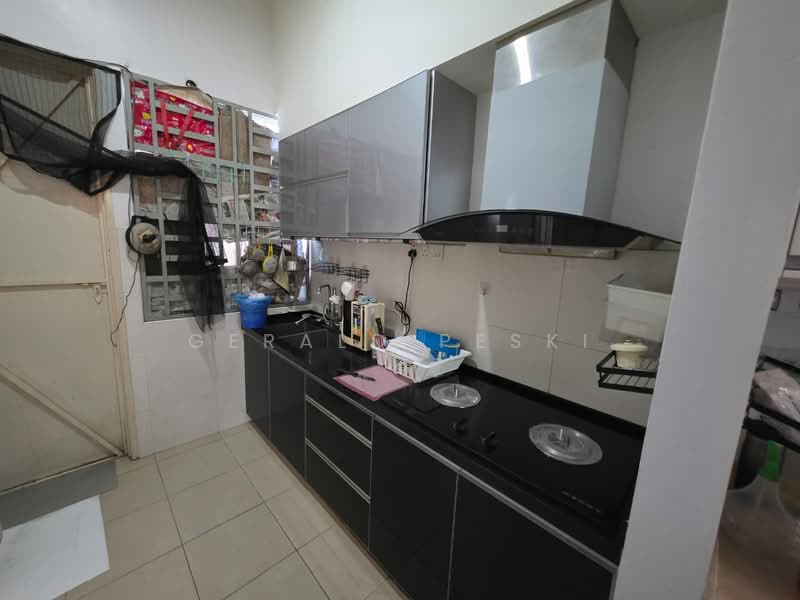 2-storey Terraced House for Sale in Bandar Tasek Mutiara (Simpang Ampat) - Gerald Peski - Kitchen - PropertyGuru.com.my