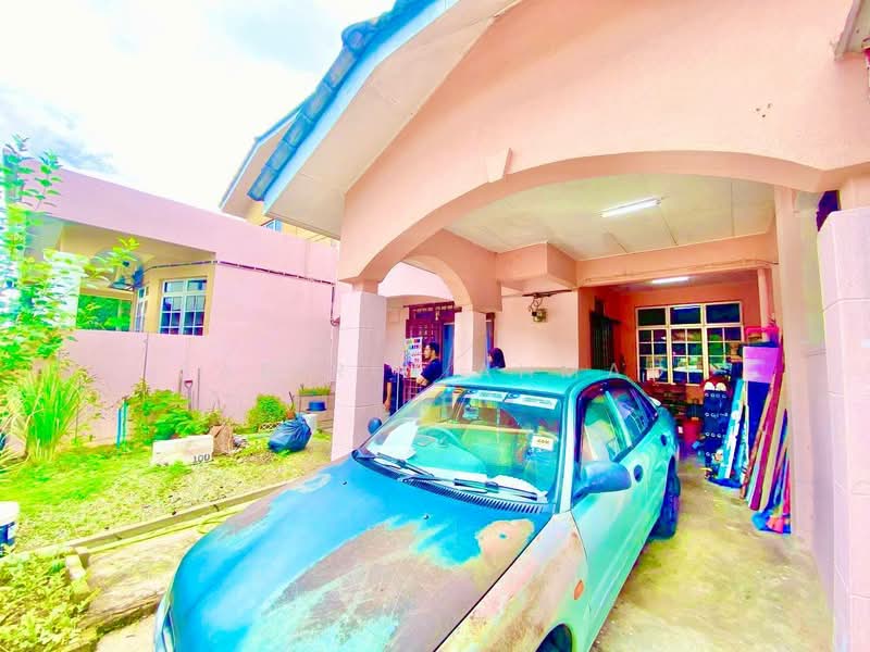 Rumah Teres 2 Tingkat untuk Dijual di Desa Kolej (Nilai) - Sabirin Ahmad - Exterior - PropertyGuru.com.my
