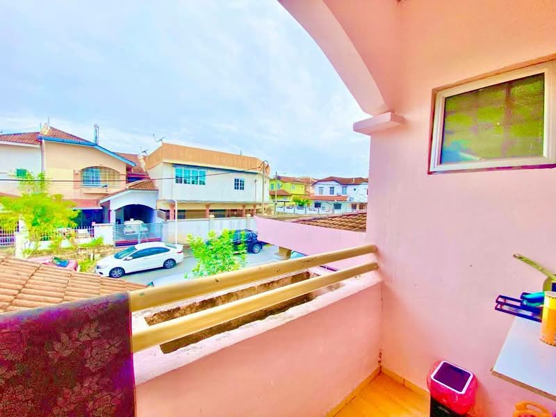 Rumah Teres 2 Tingkat untuk Dijual di Desa Kolej (Nilai) - Sabirin Ahmad - Balcony - PropertyGuru.com.my